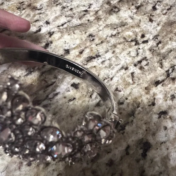 givenchy bracelet - Picture 3 of 4